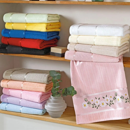 Toalha de Lavabo Döhler Bella 30 × 45 cm para Bordar – Aveludada, 400 g/m², 85% algodão