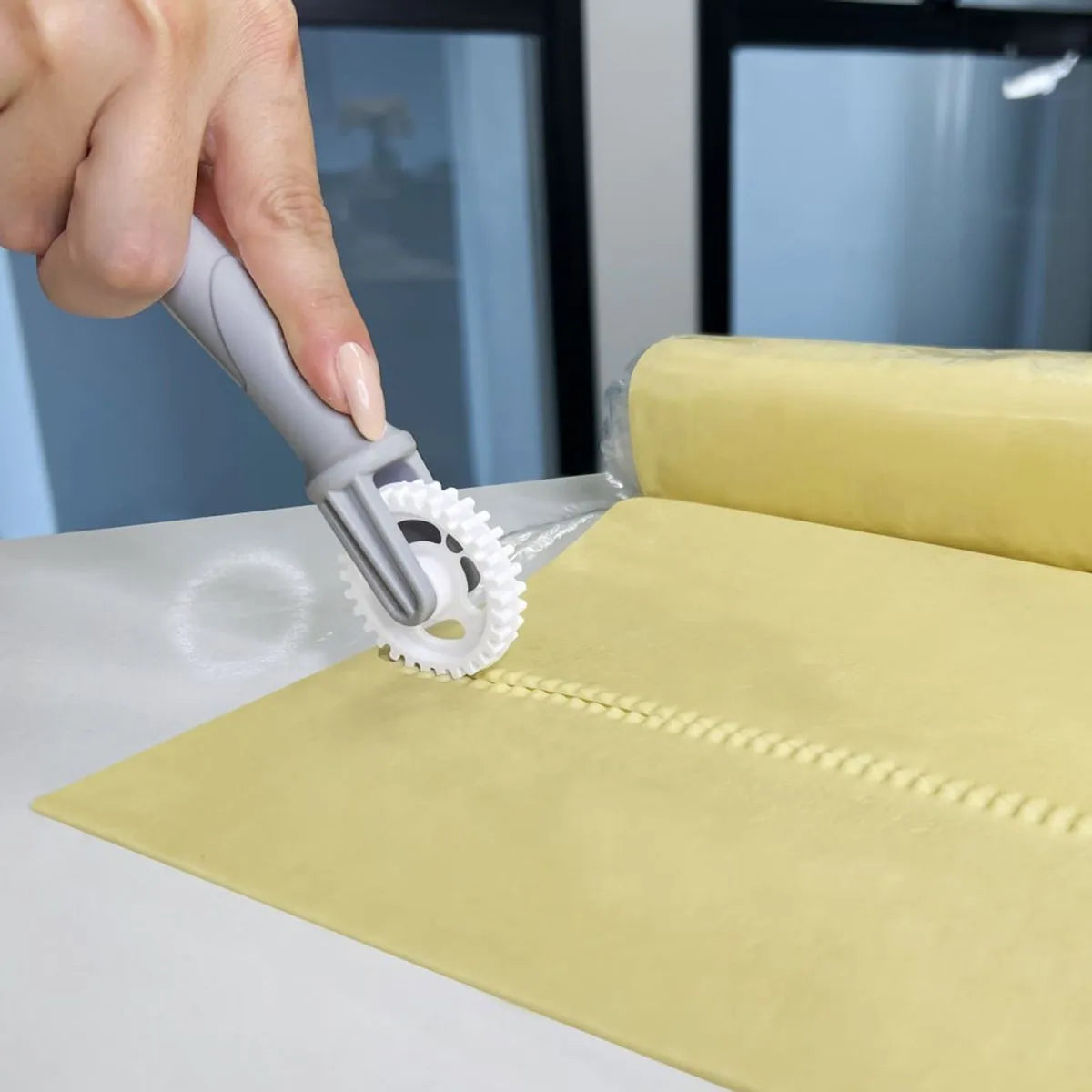 Carretilha Fecha e Corta Massas Keita CAR01 – Utensílio Prático para Ravioli, Pastel & Empanadas | Poliestireno