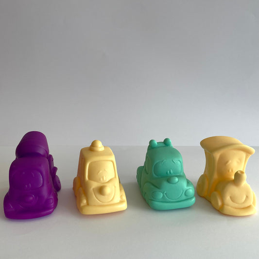 Mordedor de Bebê Carrinho de Borracha Atóxica Nova Toys – Cores Variadas