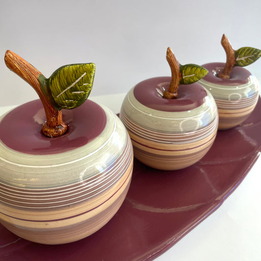 Trio de Maçãs Decorativas em Cerâmica – Star Bella | Elegância e Sofisticação para sua Casa
