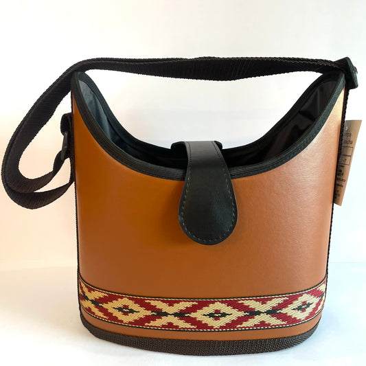 Mateira para Chimarrão 25 cm com Detalhe de Faixa Pampa | Estampa Gaúcha