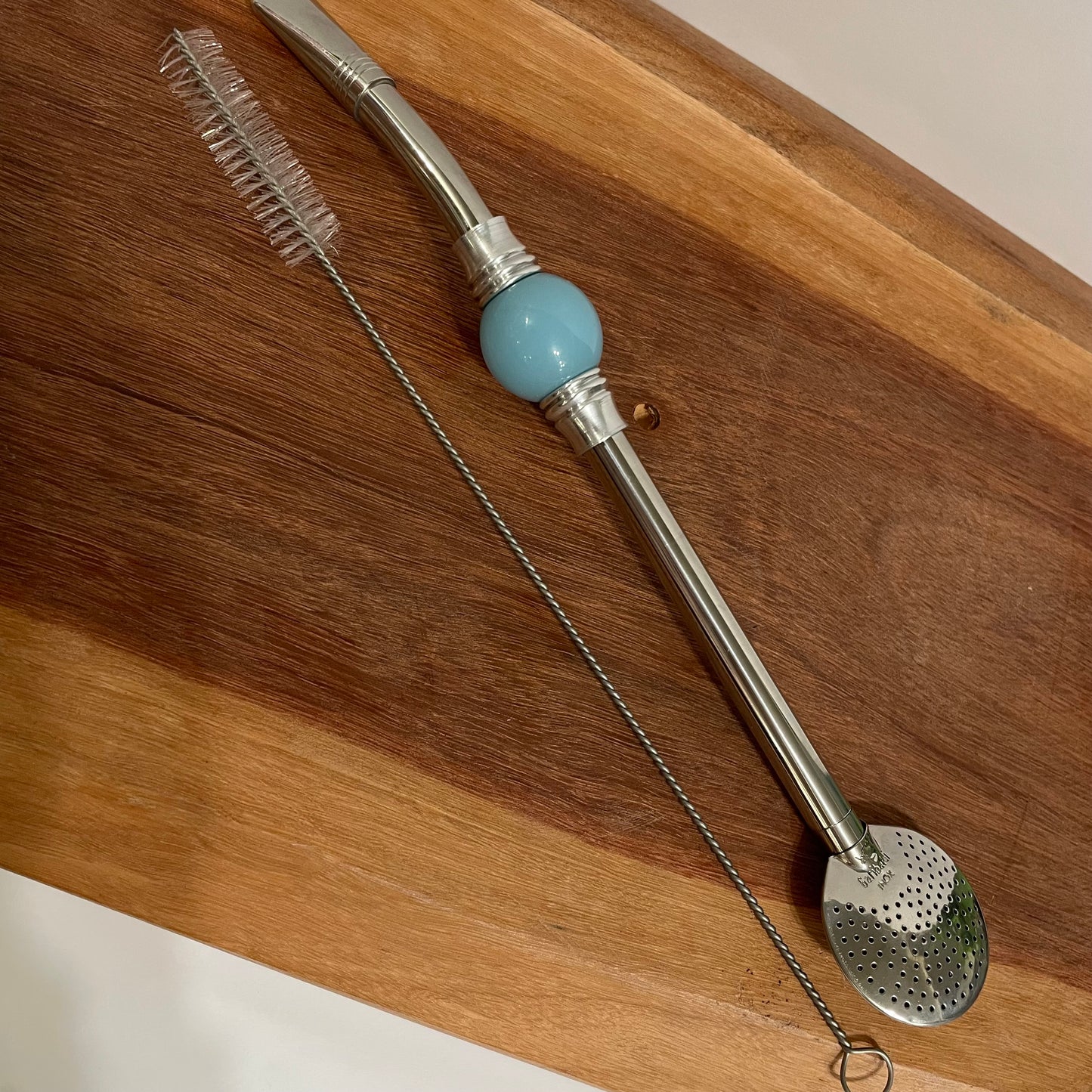 Bomba de Chimarrão Aço Inox 25 cm com Rosca - Pedra Acrílica Azul | Garibaldi
