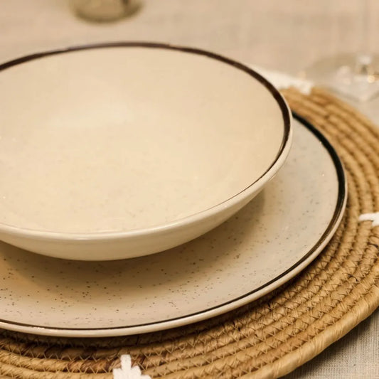 Prato Fundo Cerâmica 20,5 cm Unni Brisa Oxford – Decorada com Pontinhos Pretos