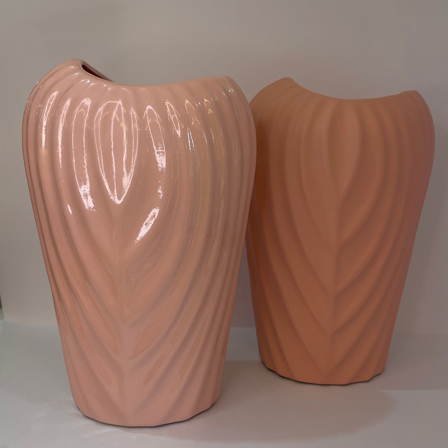 Vaso de Cerâmica Canelado Côncavo 30 cm | Cerâmica Alessandra