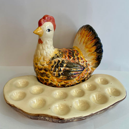 Galinha Porta Ovos em Cerâmica - Com Detalhes Laranja e Preto | Cerâmica Alessandra