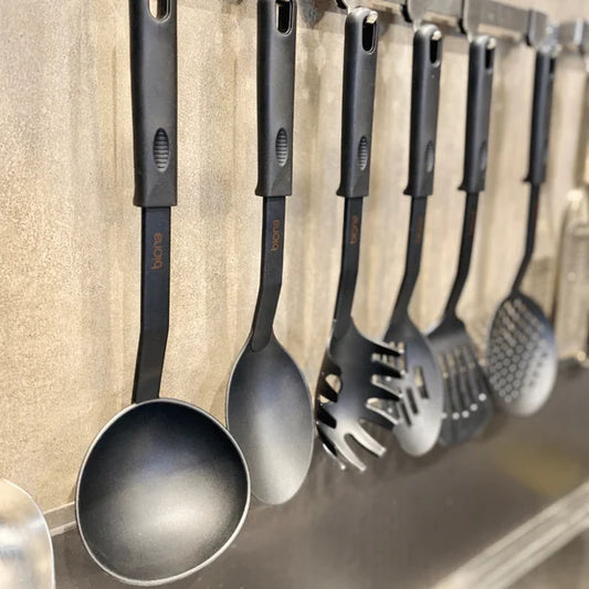 Concha de Nylon 30,5 cm Preta Biona – Utensílio Resistente ao Calor e Seguro para Panelas Antiaderentes