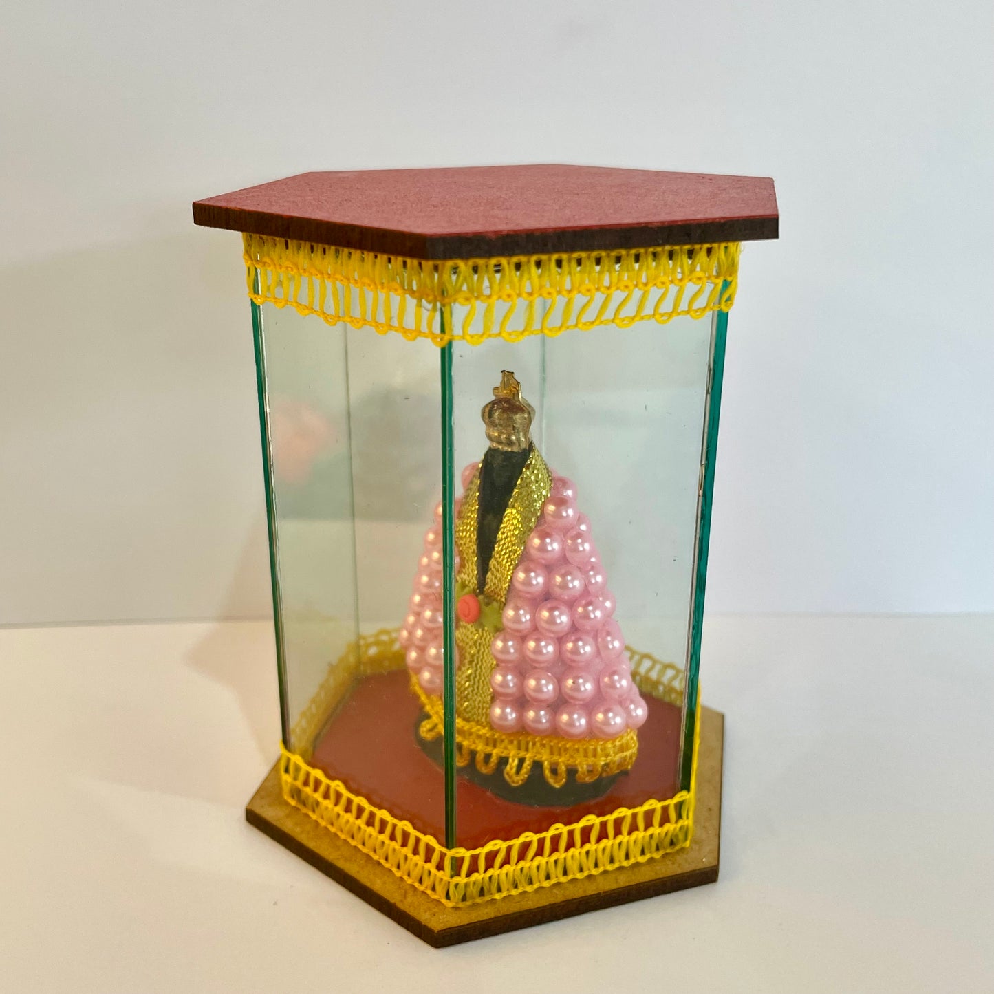Decoração Cúpula de Vidro 11 cm - Nossa Senhora Aparecida com Pérolas