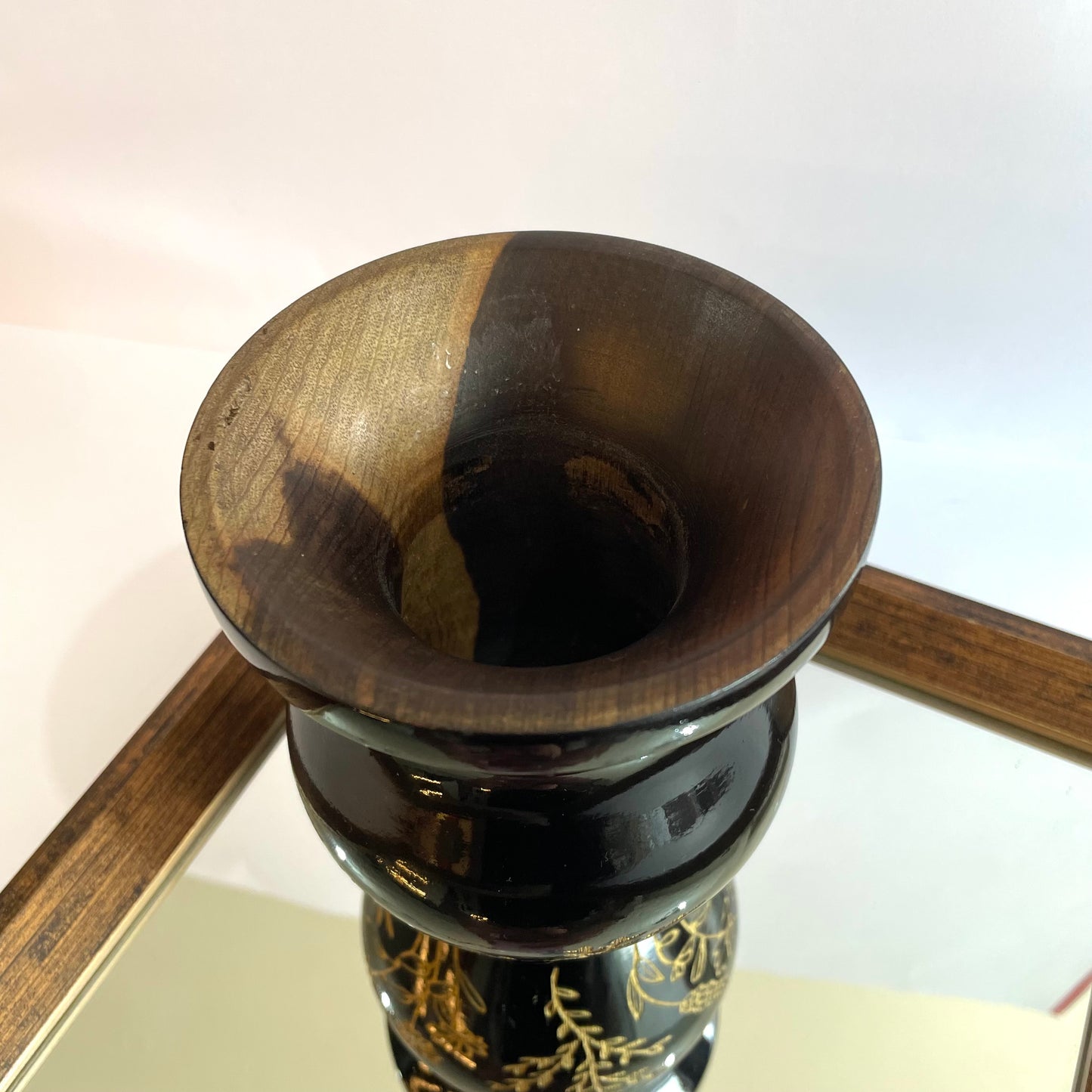 Cuia de Chimarrão Matetri Preta 12 cm – Madeira Imbuia com Detalhes Florais