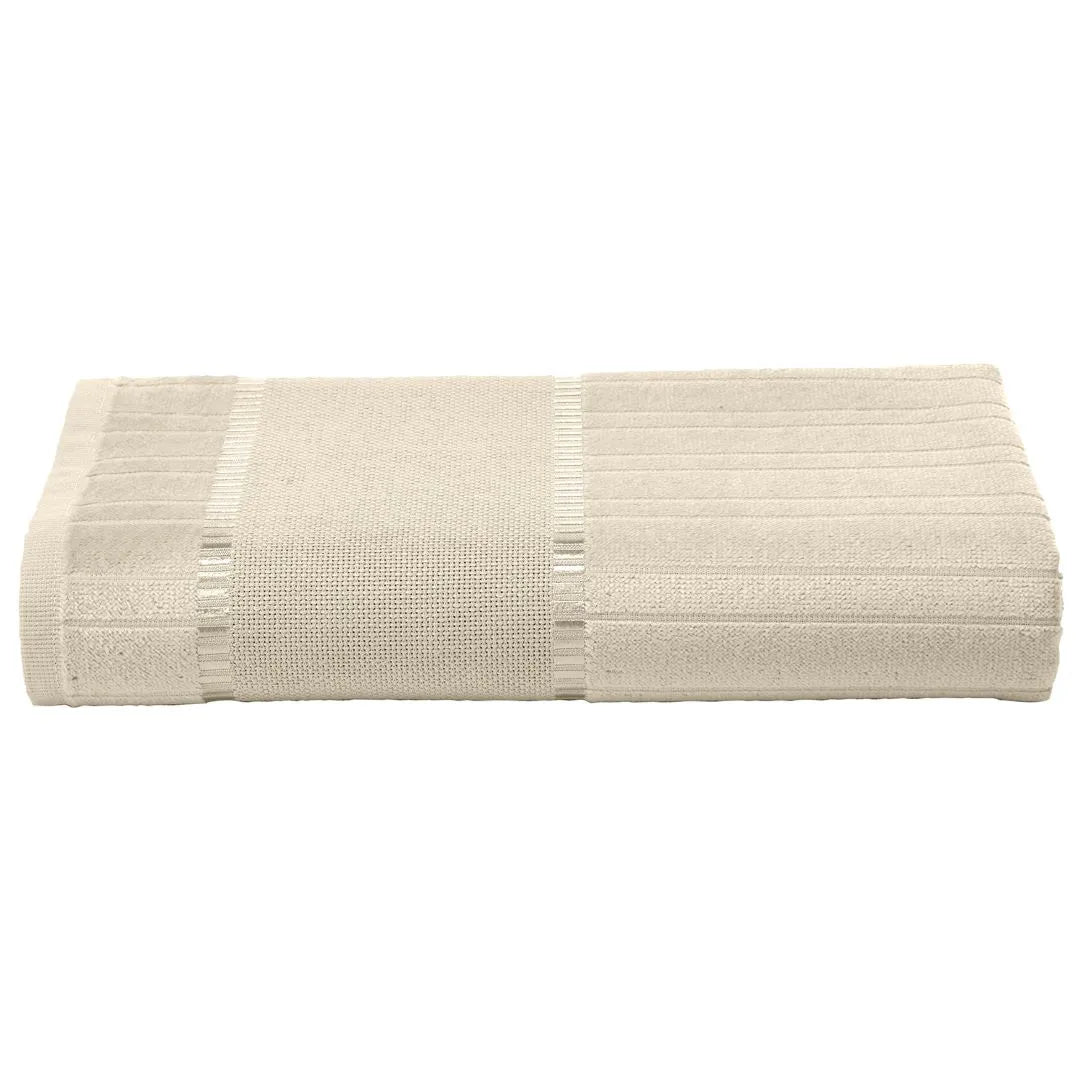Toalha de Banho Döhler Bella 70 x 140 cm – Algodão 85%+, Gramatura 400g/m², Toque Aveludado + Barra para Bordar (Ponto Cruz) – Cores Diversas
