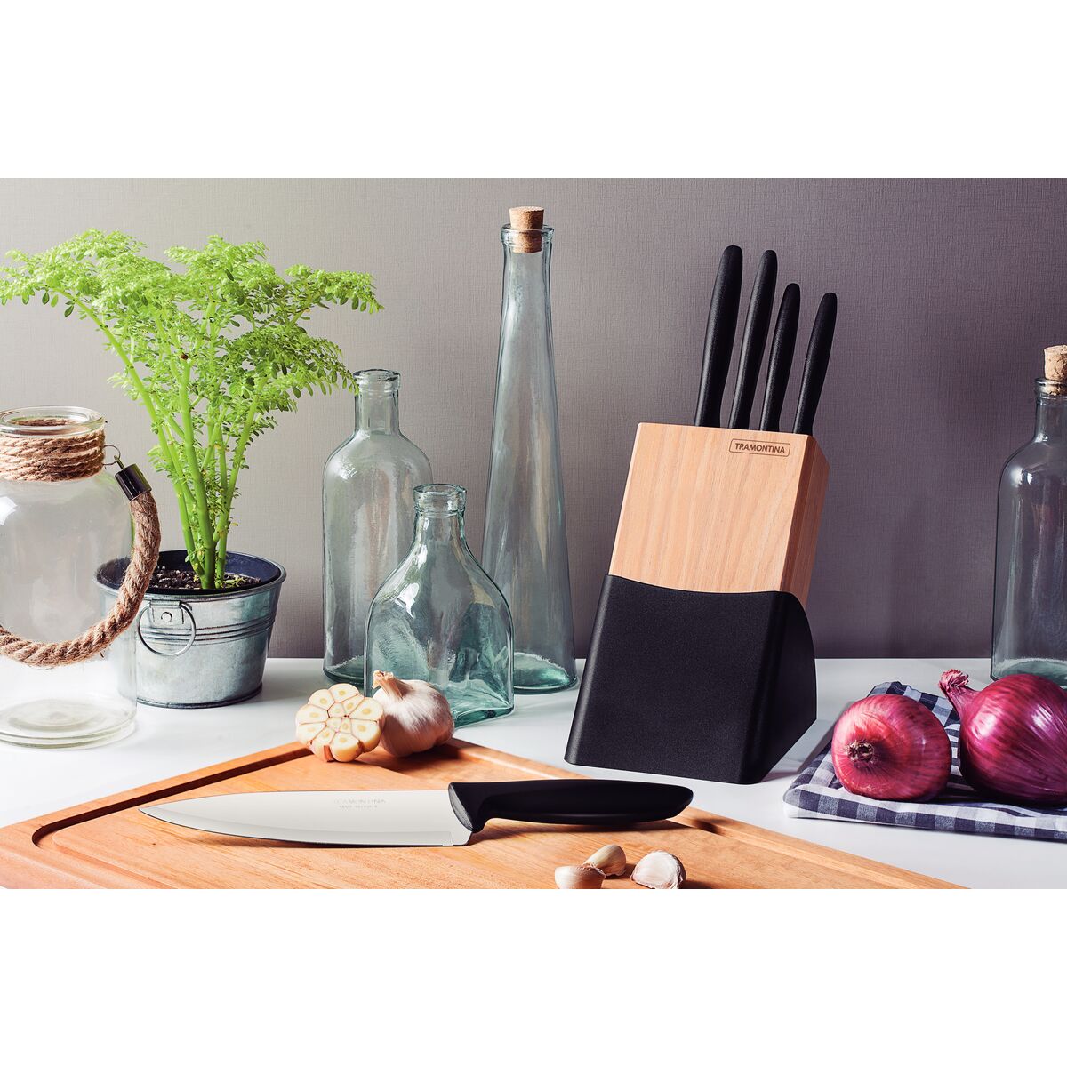 Jogo de Facas 6 Peças Tramontina Plenus – Lâminas Inox + Suporte de Madeira 23498/028