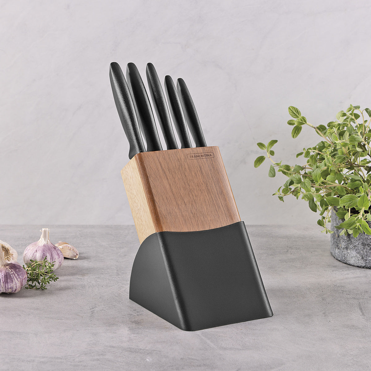 Jogo de Facas 6 Peças Tramontina Plenus – Lâminas Inox + Suporte de Madeira 23498/028