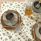 Toalha de Mesa Döhler Clean Athenas Botânica 1,40 m × 2,10 m (Retangular 6 Lugares) – 50% Algodão / 50% Poliéster, Estampa Folhagem, Fácil Limpeza