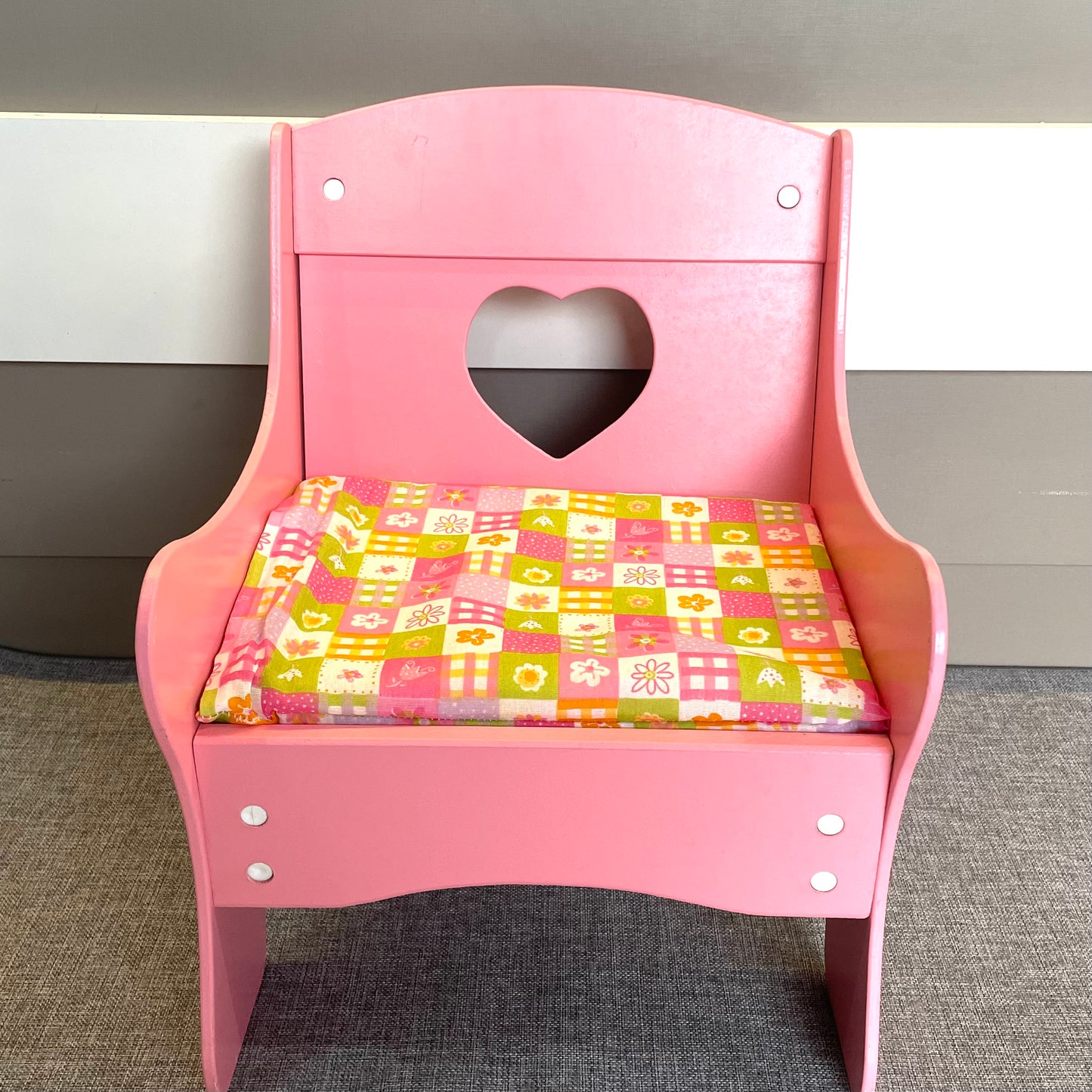 Cadeirinha Infantil Plástica 43x35x31 cm – Brinquedos Junges