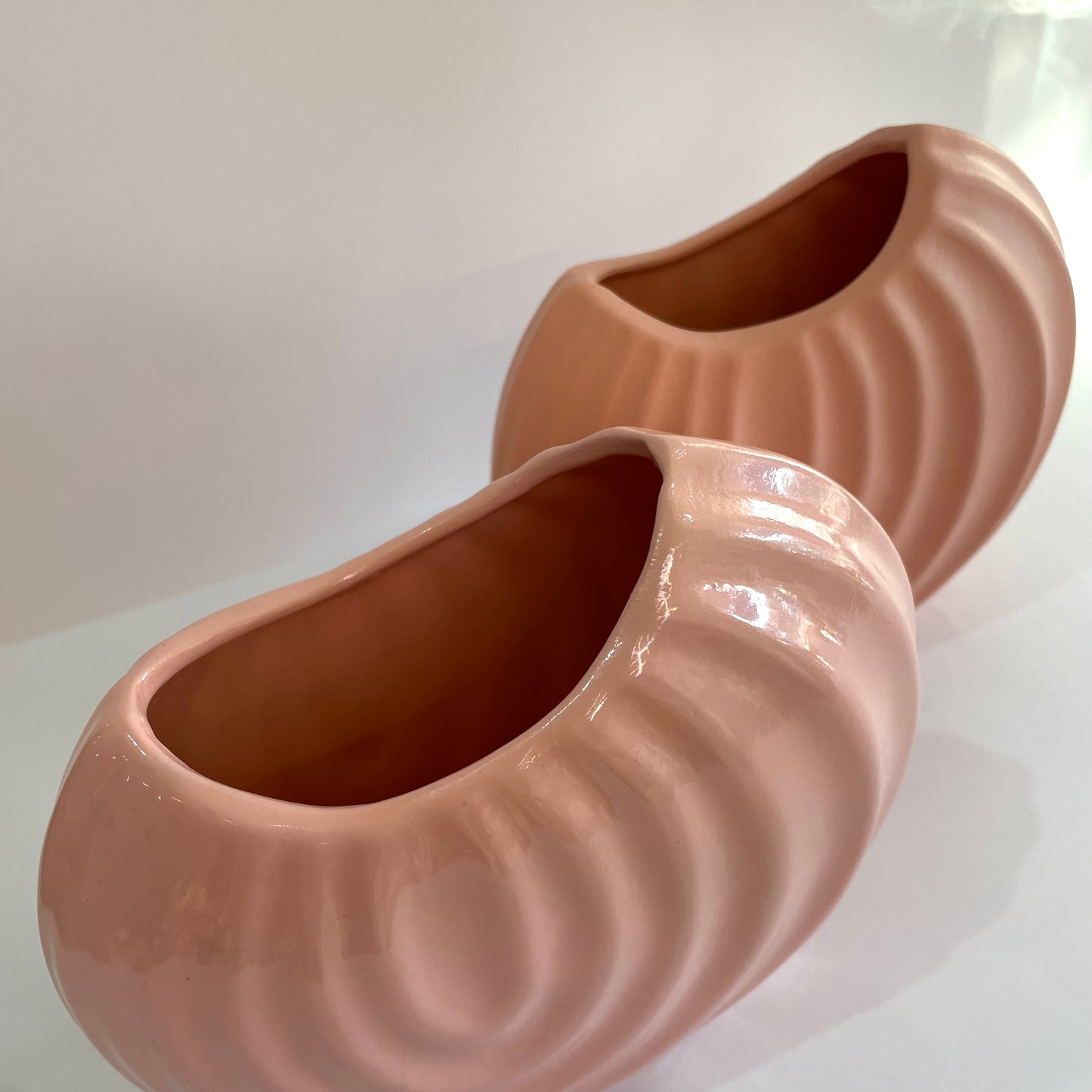 Vaso de Cerâmica Canelado Côncavo 12 cm | Cerâmica Alessandra