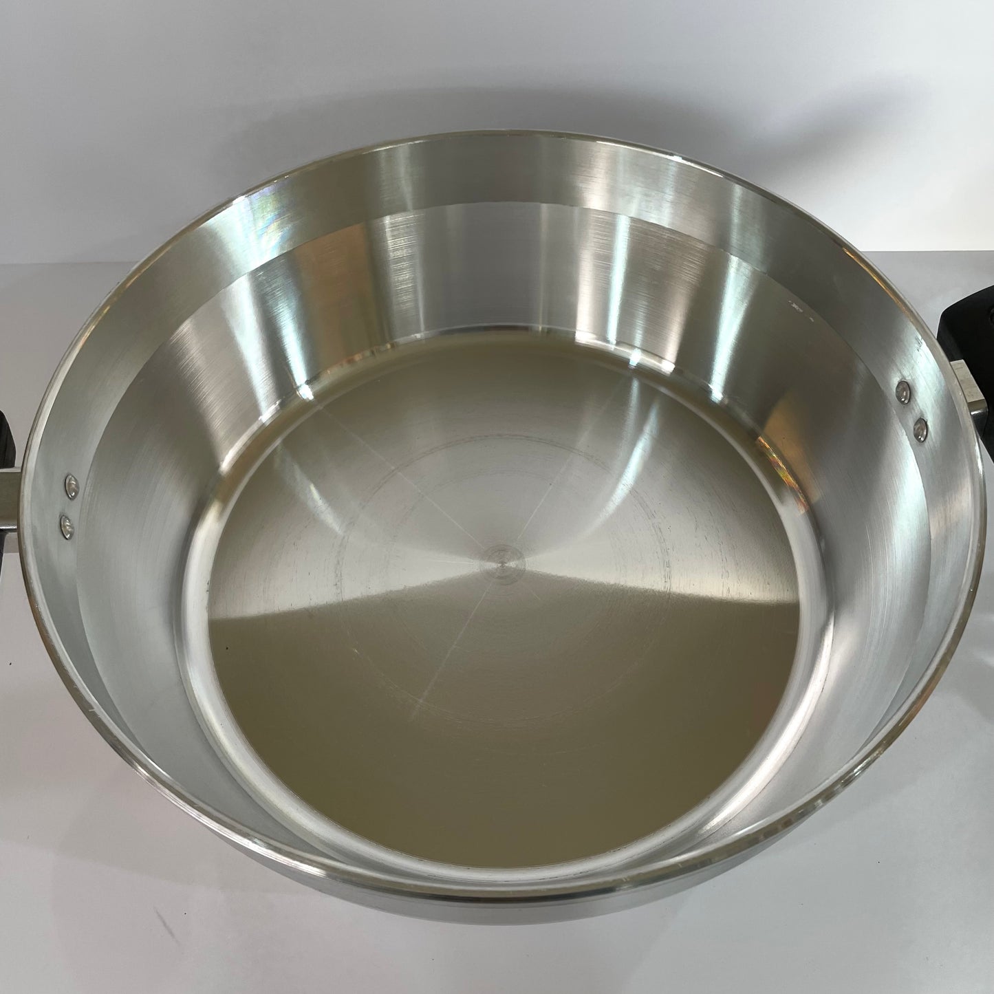 Risoteira Funda Nº 34 – 8 L | Alumínio 5 Estrelas – Cozimento Uniforme & Alta Capacidade