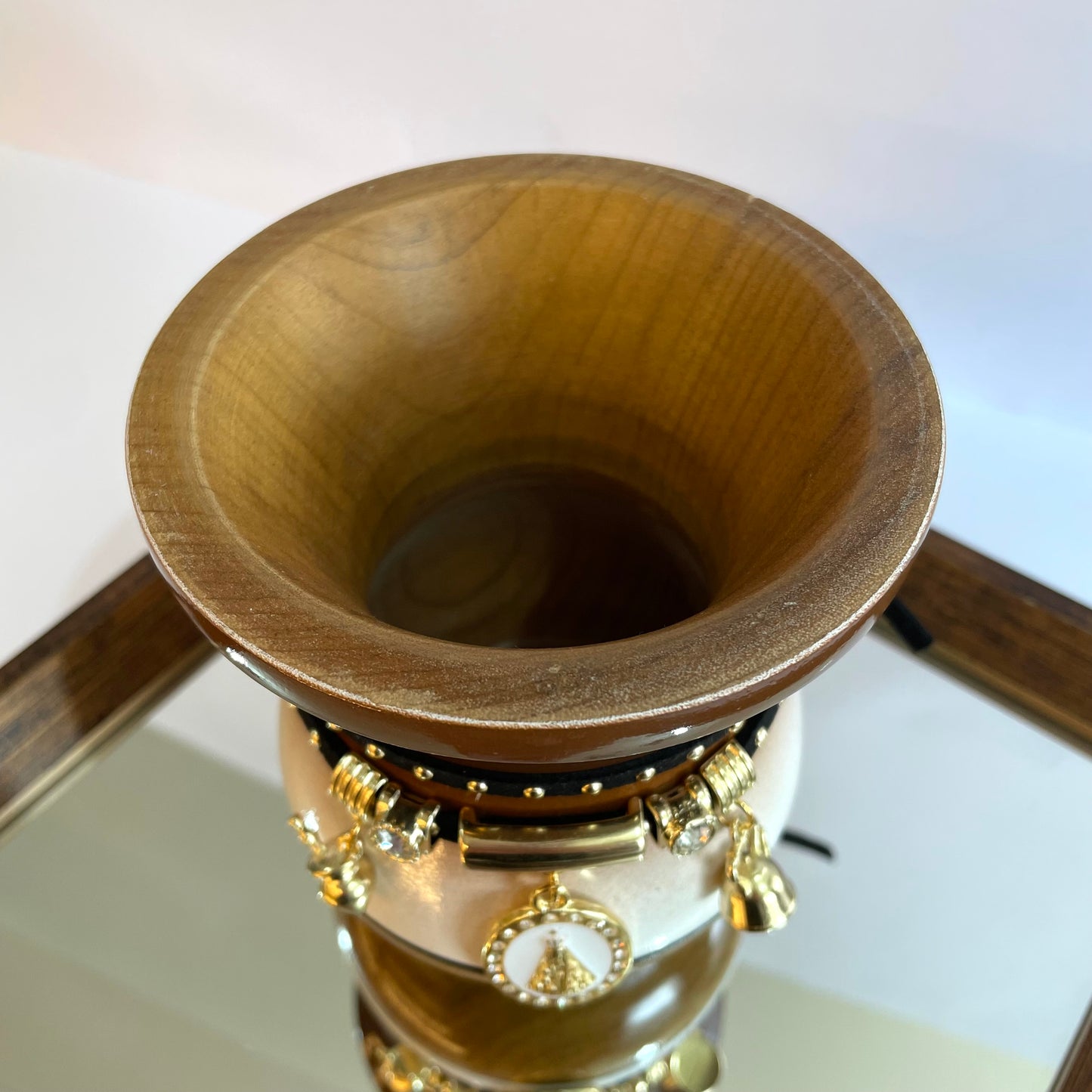 Cuia de Chimarrão Matetri 12 cm – Degradê Marrom & Branco + Pulseira Artesanal