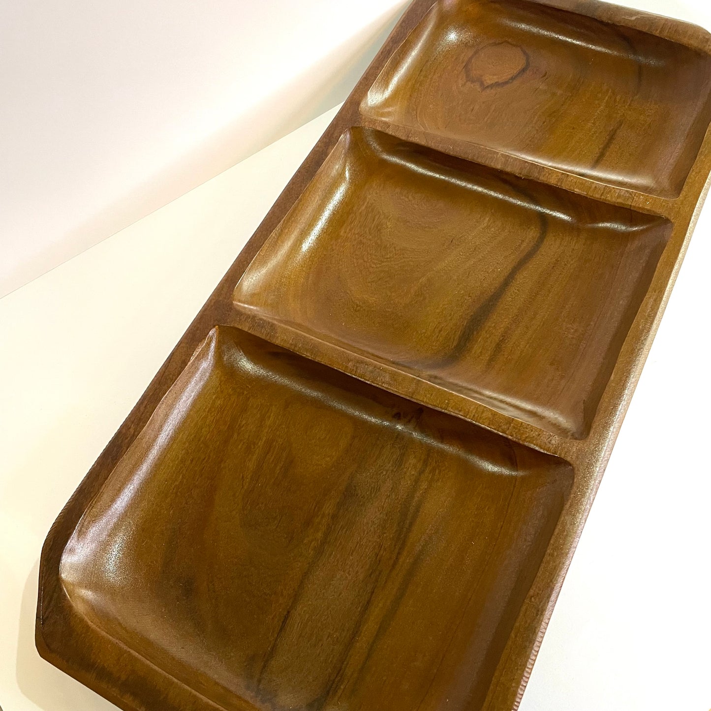 Gamela de Madeira com 3 Divisórias – Petisqueira Artesanal Rústica | 55 x 22,5 x 5 cm