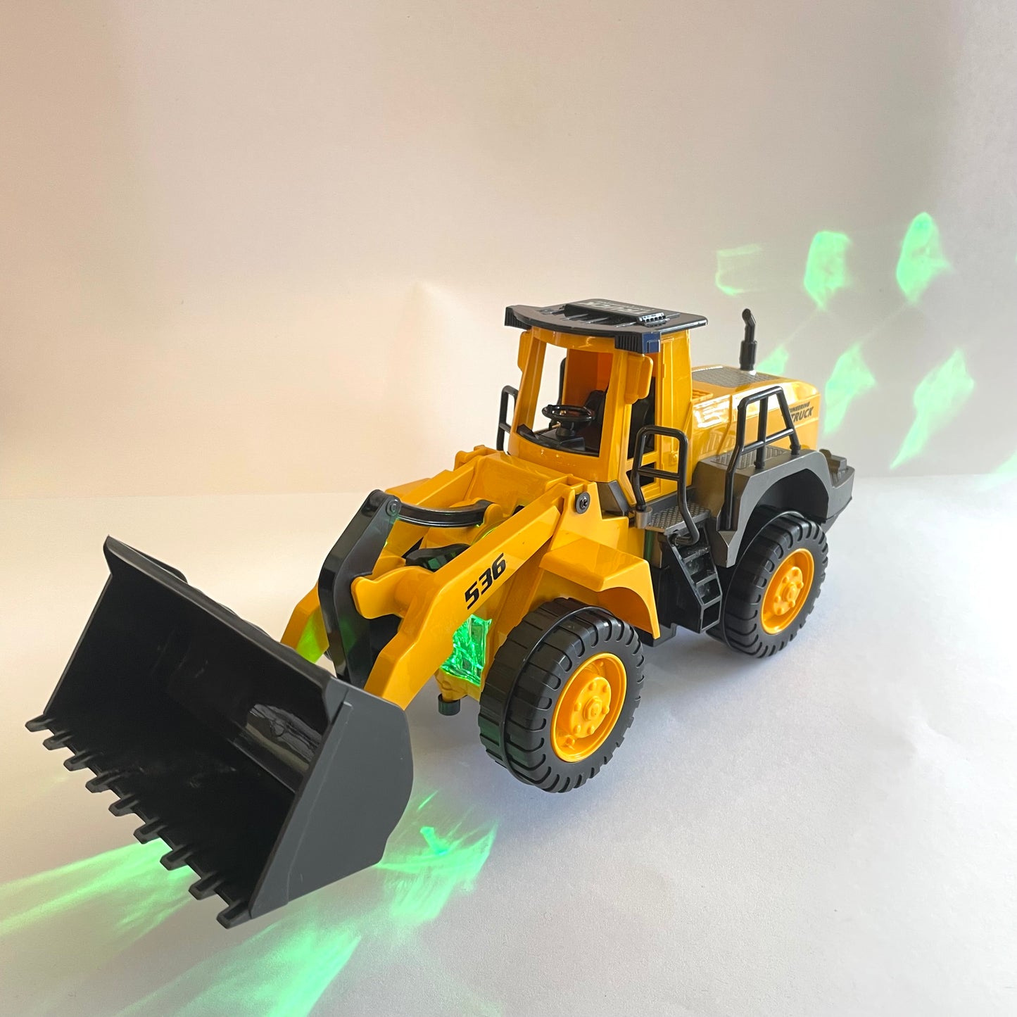 Brinquedo Trator Carregadeira 28 cm com Luz e Som – PP Import, Função Bate e Volta, Eleva/Abaixa Pá (3x AA) – Brinquedo Construção