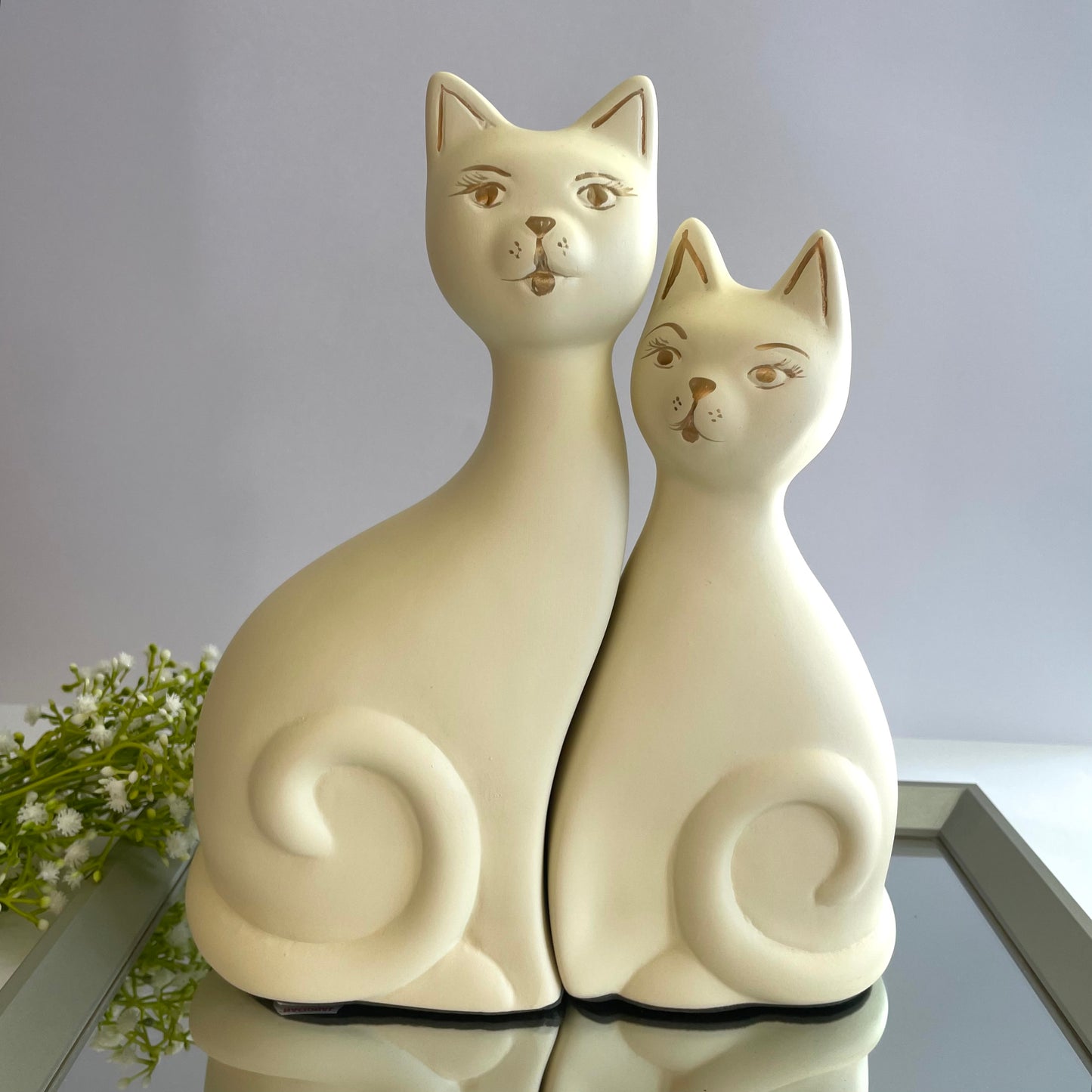 Casal de Gato Sortê Pollaris em Cerâmica – Decoração Star Bella