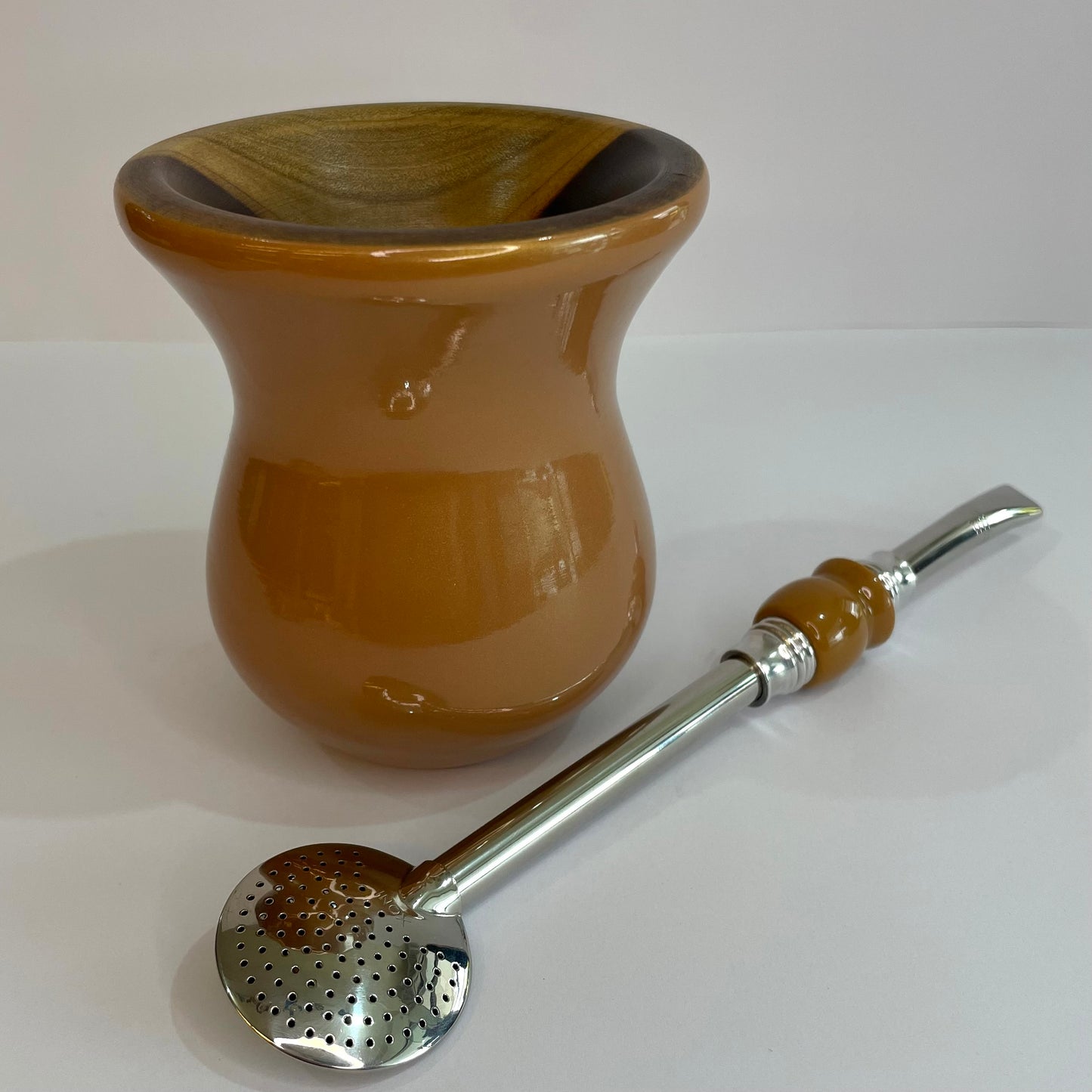 Kit Chimarrão Matetri – Cuia de Chimarrão Caramelo + Bomba Inox | Elegância e Tradição