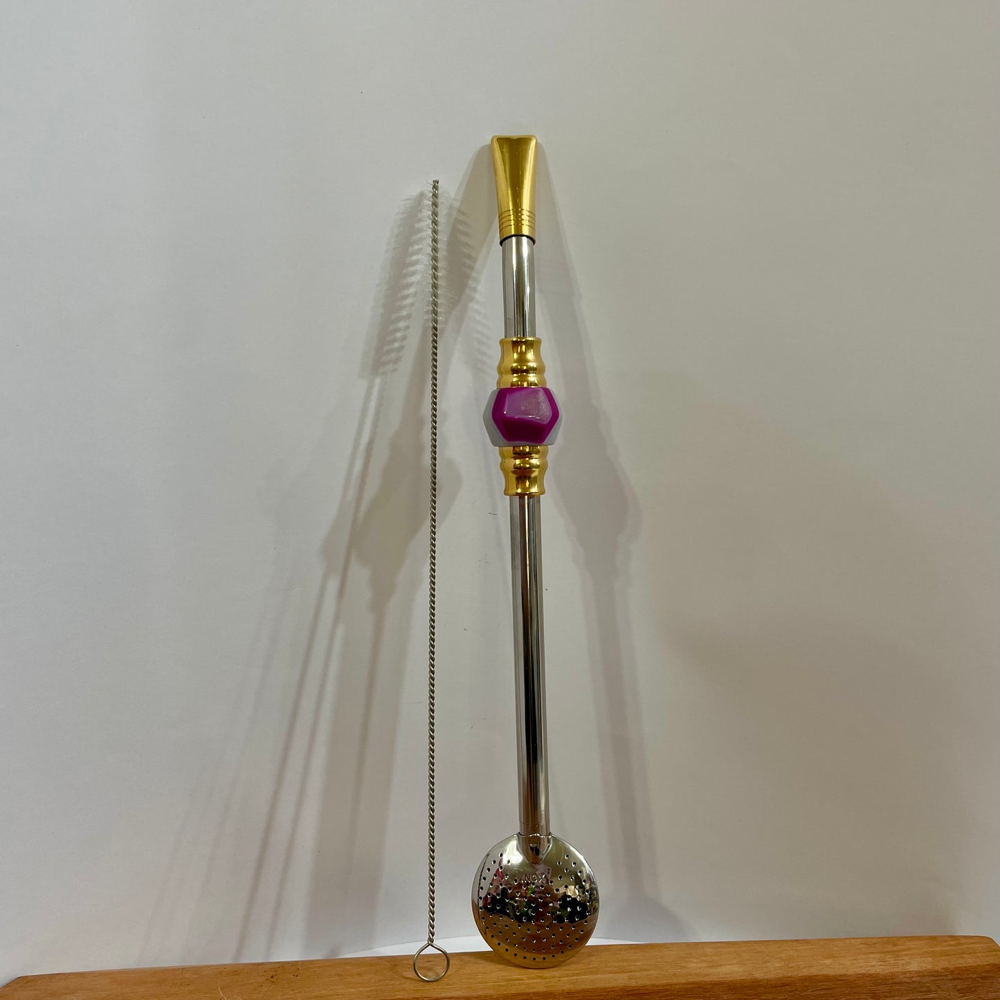 Bomba de Chimarrão Aço Inox 25 cm com Rosca - Bocal Dourado - Decoração Pedra Acrílica | Garibaldi