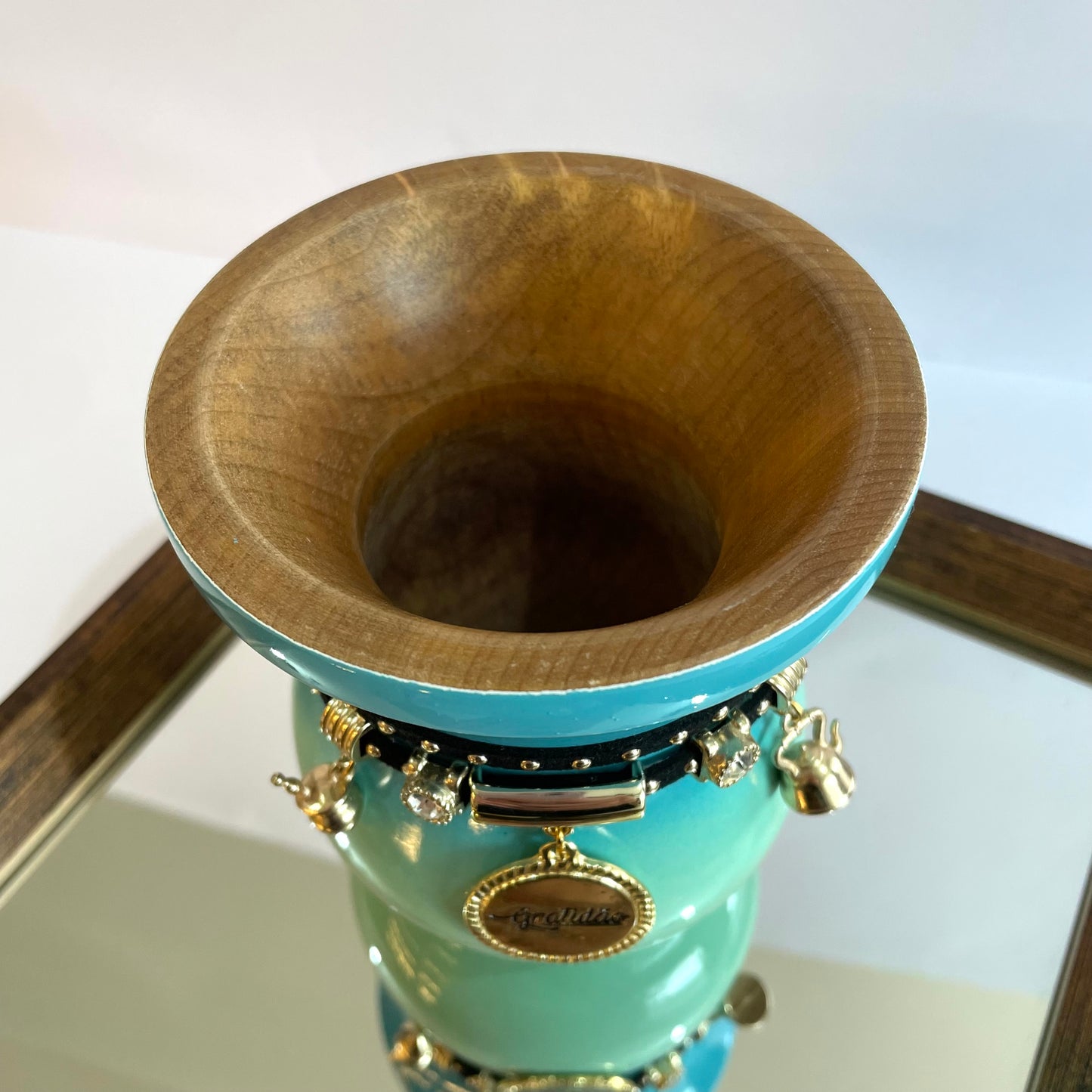 Cuia de Chimarrão Matetri 12 cm Degradê Azul e Verde + Pulseira Artesanal — Madeira Imbuia