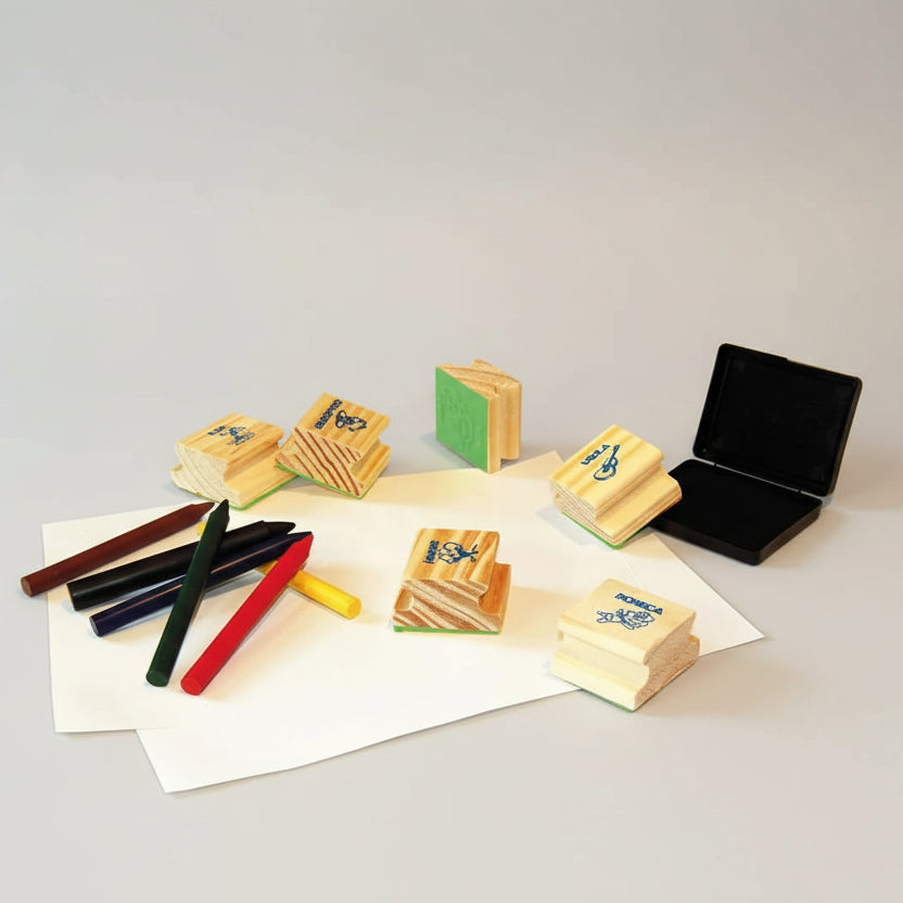 Carimbos Educativos ABC Ilustrado Xalingo – 28 Peças | Madeira, Tinta Atóxica, Almofada e Acessórios – Pedagógico Infantil